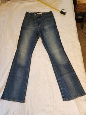 Levi's 725 High Rise Bootcut (New)